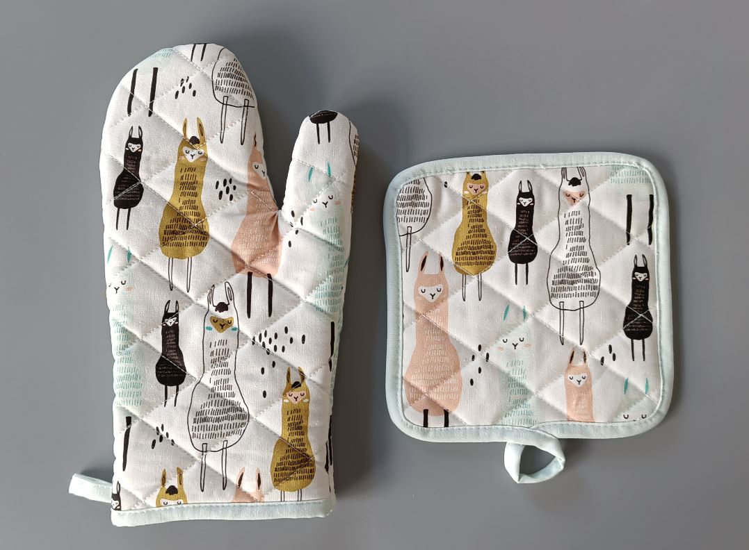 Alpaca Kitchen Gift Set – Towel, Oven Mitt & Tote